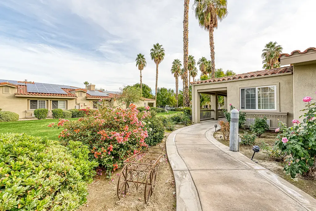 Cottages at Palm Springs — photo 8