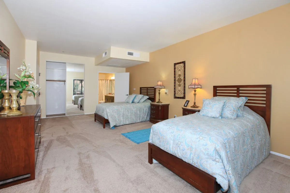 Montclair Royale Senior Living — photo 8
