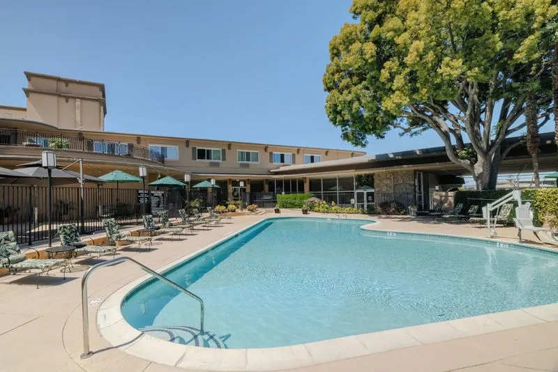 Garden Court at the Village — photo 7