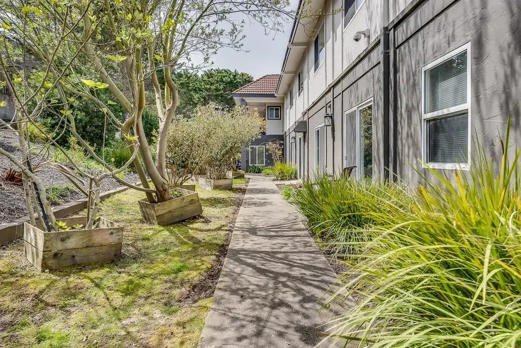 Serra Highlands Senior Living — photo 6