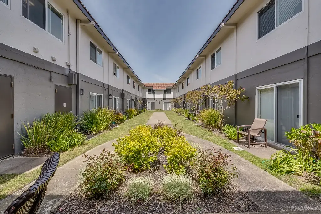 Serra Highlands Senior Living — photo 7